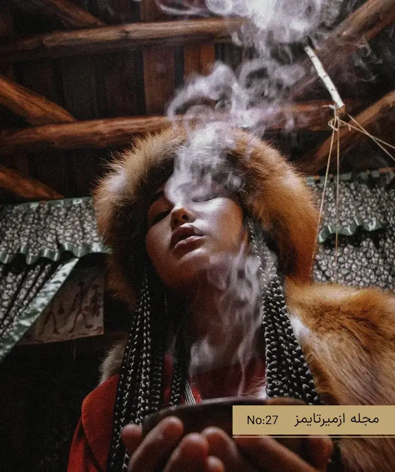 دختر شمن در حال سوزندن عود